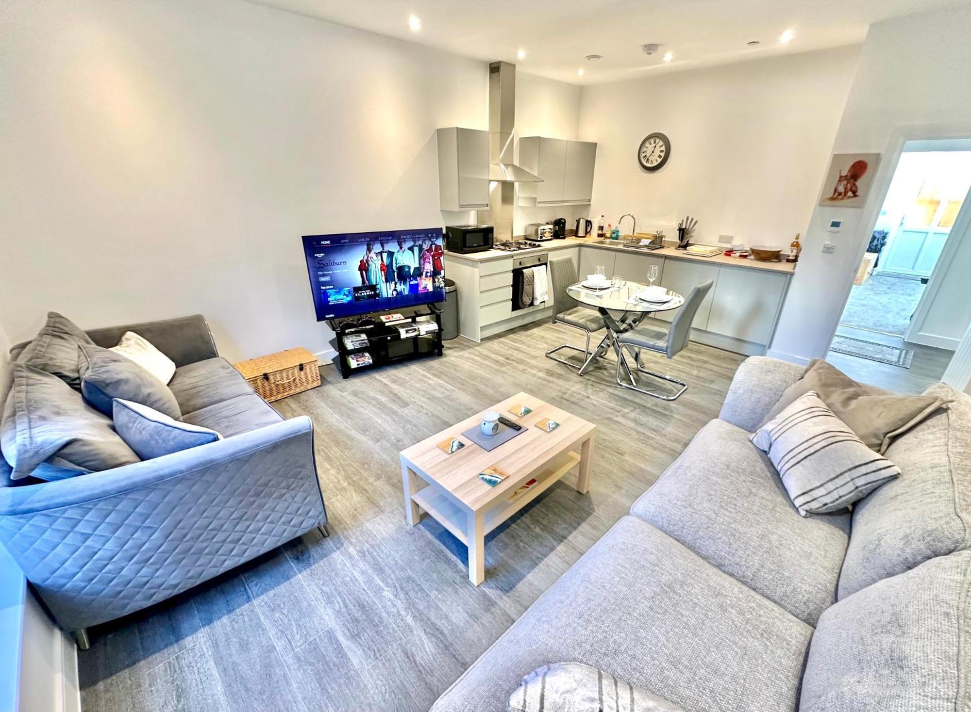 Contemporary Charm By The Quay With Garden Apartment Poole Bagian luar foto