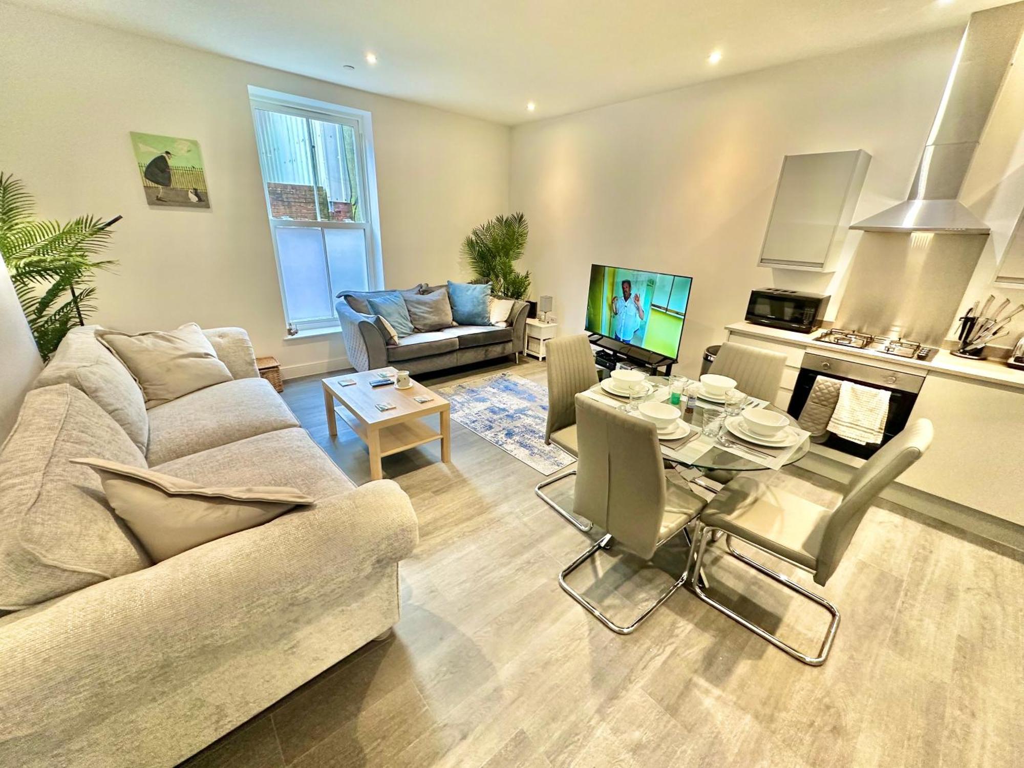 Contemporary Charm By The Quay With Garden Apartment Poole Bagian luar foto